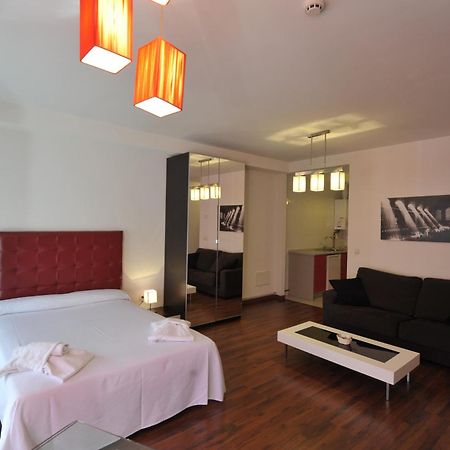 לה לסטריה Apartamentos Turisticos Veladiez מראה חיצוני תמונה